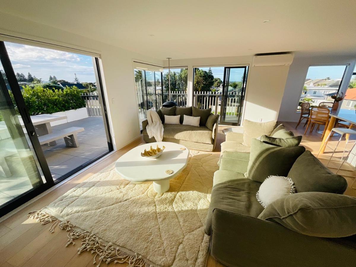 Deluxe Downtown Mount Maunganui Villa Exterior photo